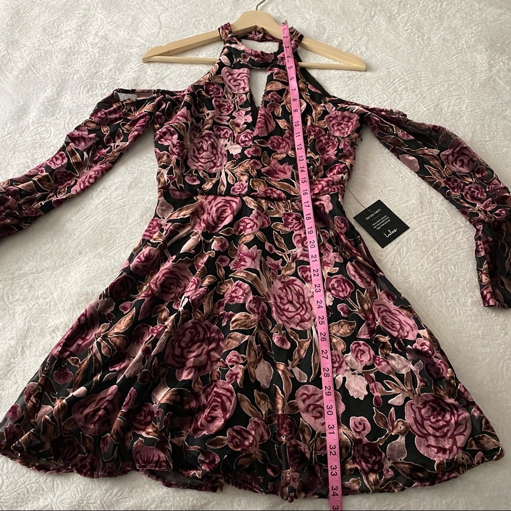 NWT Lulu’s Velvet Cold Shoulder Dress - Picture 8 of 10
